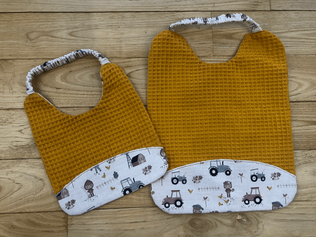 Bavoir jaune fermier, à élastique 