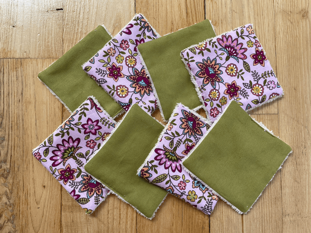 Lingettes lavables et Pochon vert et fleurs indiennes rose
